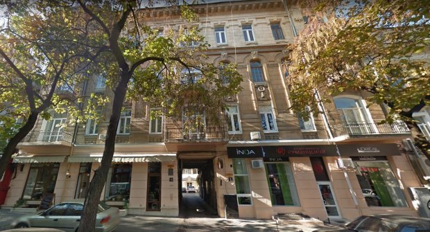 Мамин дом и квартира в Одессе: какую недвижимость декларирует и скрывает Геннадий Труханов