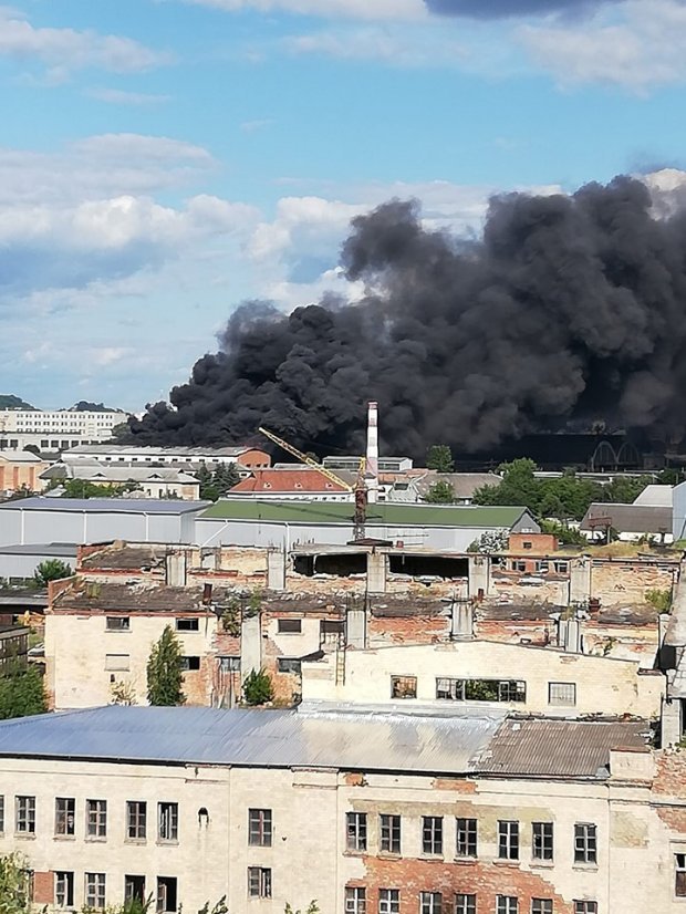 Масштабный пожар на вокзале во Львове: огонь удалось потушить