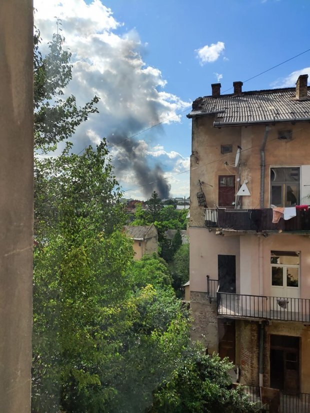 Масштабный пожар на вокзале во Львове: огонь удалось потушить