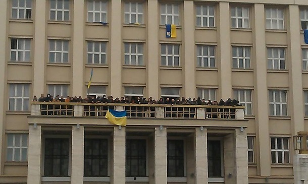Майдан онлайн. Перемирие: Рада проголосовала за отстранение Захарченко и освобождение ТимошенкоСюжет