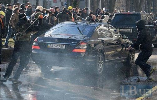 Майдан онлайн. Перемирие: Рада проголосовала за отстранение Захарченко и освобождение ТимошенкоСюжет