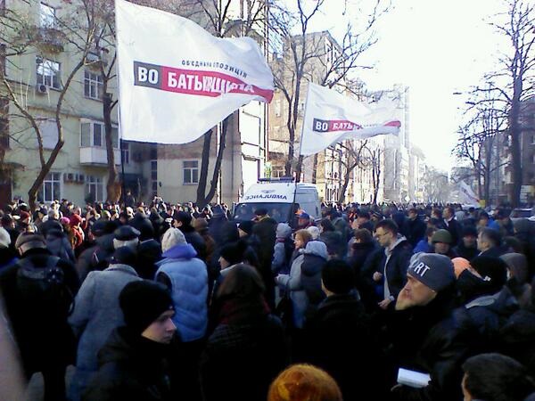 Майдан онлайн. Перемирие: Рада проголосовала за отстранение Захарченко и освобождение ТимошенкоСюжет