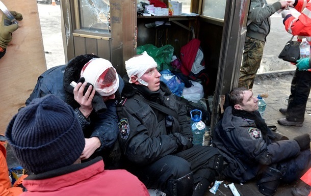 Медики утверждают, что в Киеве пострадали более двух тысяч человек