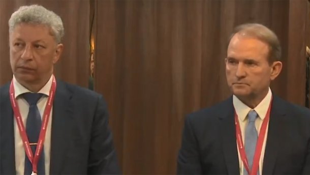 Медведчук и Бойко снова полетели в Россию на переговоры