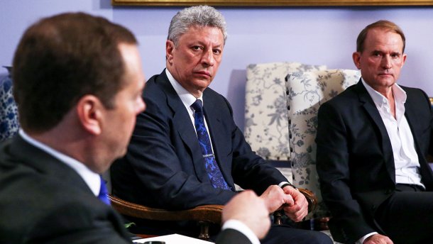 Медведчук и Бойко в очередной раз прилетели в Москву: о чем говорили