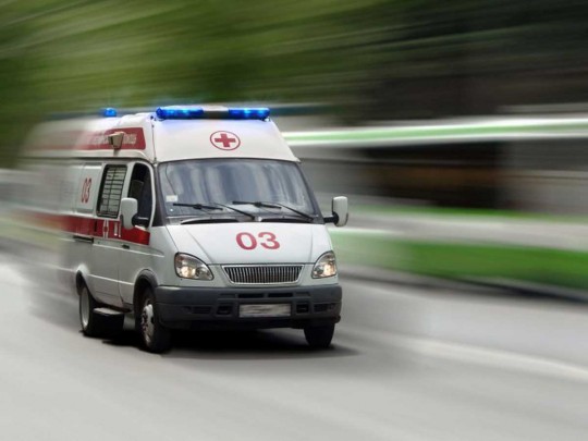 Месть на скорую руку: в Днепре водители карет скорой помощи остроумно проучили автохама