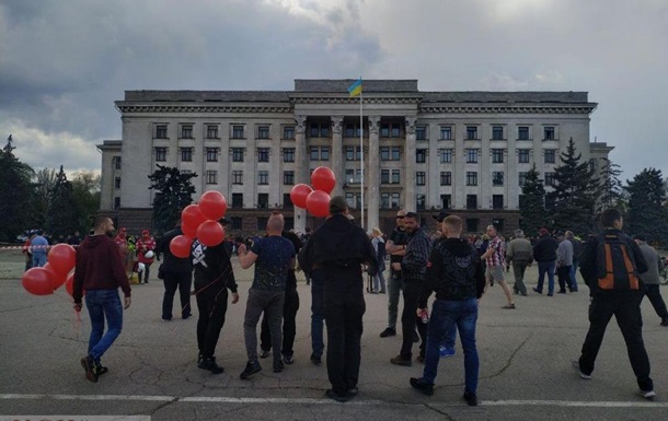 На акции памяти в Одессе начались стычки - СМИ