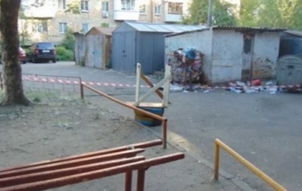На детской площадке в Киеве нашли боевую гранату