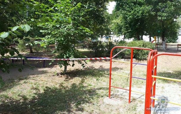 На детской площадке в Краматорске мальчик нашел снаряд