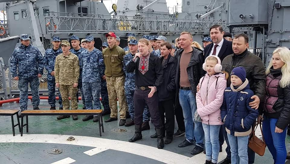На флагмане украинских ВМС прошел концерт в поддержку плененных моряков (фото)