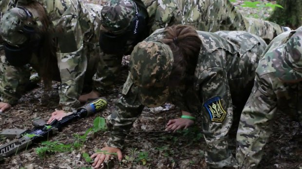 На Прикарпатье продолжается военно-патриотическая подготовка для детей: фото, видео