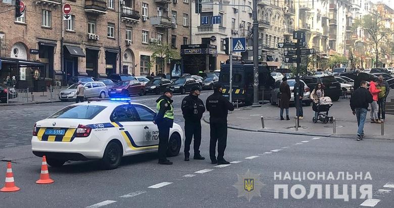 Начальник полиции Киева срочно обратился к штабам Порошенко и Зеленского