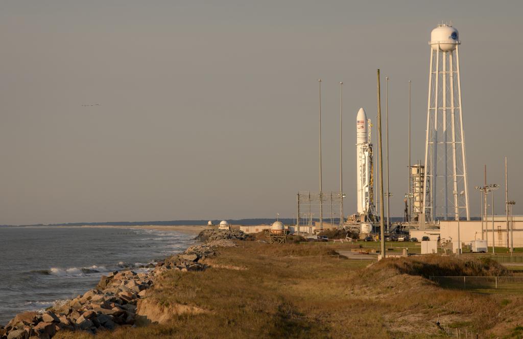 NASA запустило к МКС украинскую ракету (фото, видео)