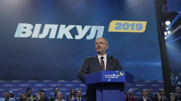 Не зовсім нові обличчя: хто з одіозних попередників іде в Раду