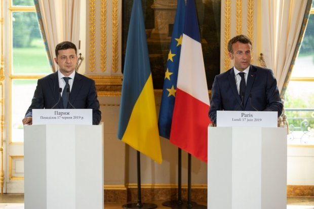 Официальный визит Зеленского в Париж: о чем президент Украины договорился с Макроном