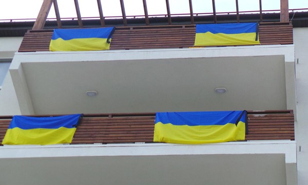Олимпийцы минутой молчания почтили память погибших в Украине