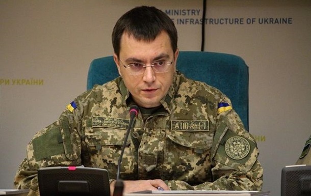 Омелян: После окончания военного положения охрану инфраструктуры не ослабят