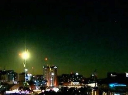 Опасность с неба миновала: над Австралией взорвался 40-тонный метеорит (видео)