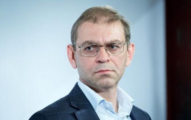 Підробки та кримінал: як кандидати в нардепи борються за голоси виборців