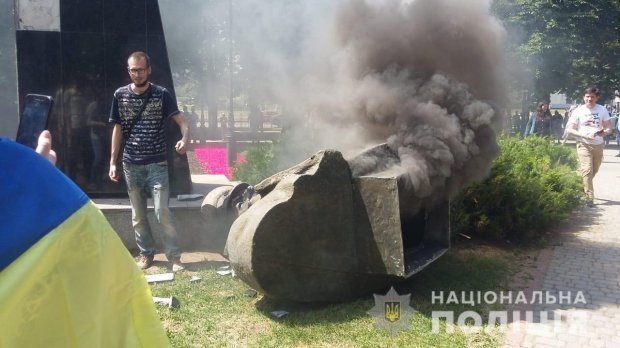 По поводу сноса бюста Жукова в Харькове полиция открыла дело