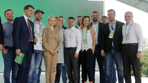Почему падают рейтинги Слуги народа и что будет с рейтингами Зеленского