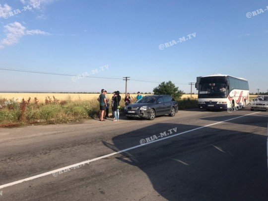 Под курортной Кирилловкой произошло тройное ДТП: фото и видео с места происшествия