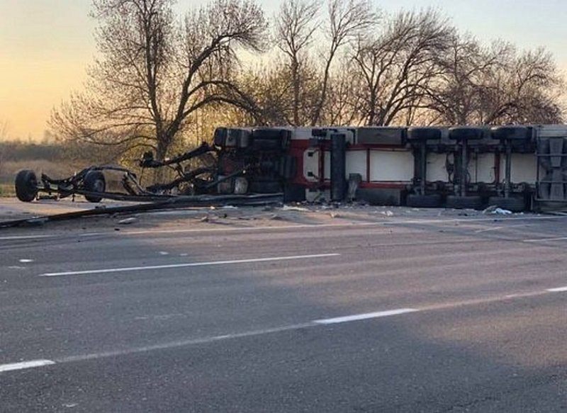 Под Одессой крупное ДТП, дорога на Киев заблокирована (фото)