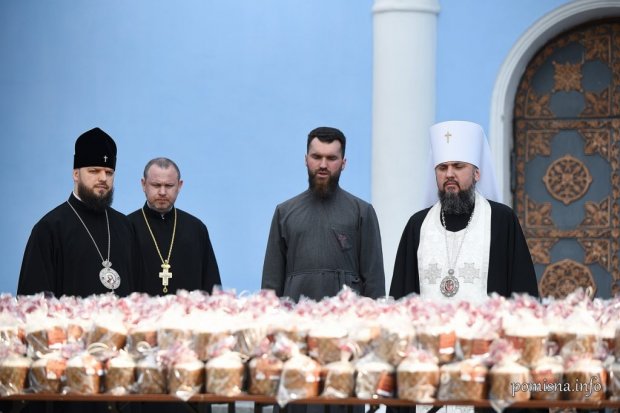Подаруй паску: українці організували низку благодійних акцій для військових