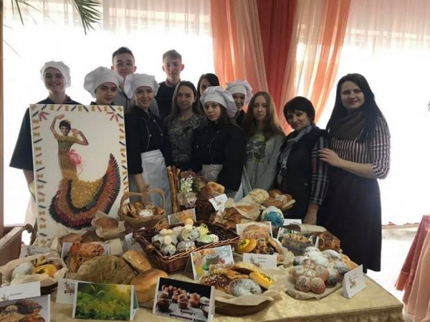 Подаруй паску: українці організували низку благодійних акцій для військових