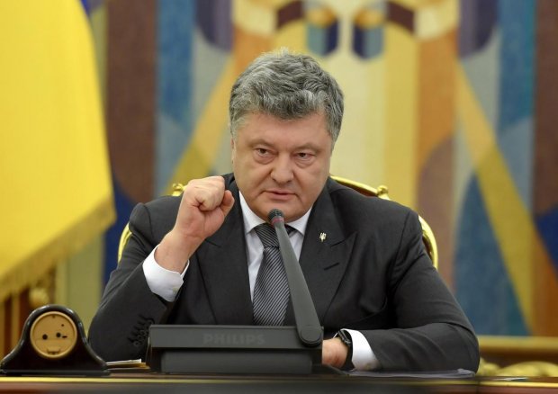 Порошенківська тисяча та абсурд правоохоронців: гучні події передвиборчої гонки