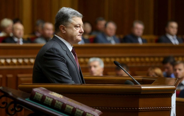 Порошенко не подпишет бюджет-2017 без стипендий