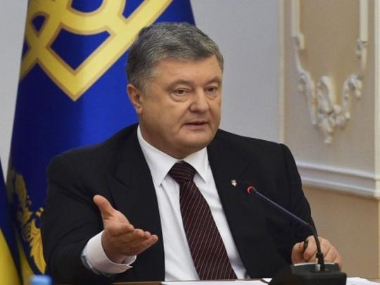 Порошенко призвал продолжить давление на Кремль из-за Сенцова