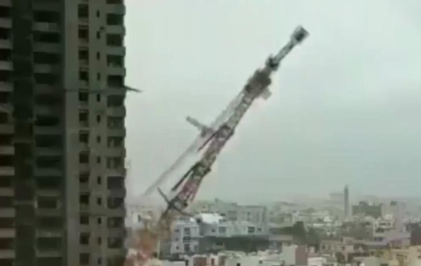 Появилось видео урагана Фани в Индии
