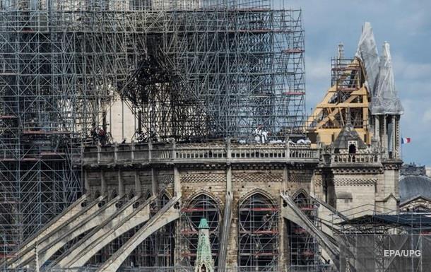 Пожар в Нотр-Даме: рабочие курили на строительных лесах
