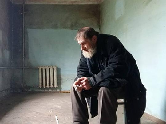 Представившись сотрудниками милиции, двое незнакомцев сказали: Ты перепишешь на нас квартиру...