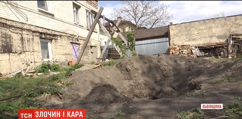 Пытали, забили до смерти, а тело закопали во дворе: подробности жестокого убийства подростками сверстника на Львовщине (фото, видео) Пытали, забили до смерти, а тело закопали во дворе: подробности жестокого убийства подростками сверстника на Львовщине (фото, видео)