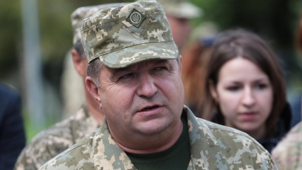Рада не поддержала отставку министра обороны Полторака
