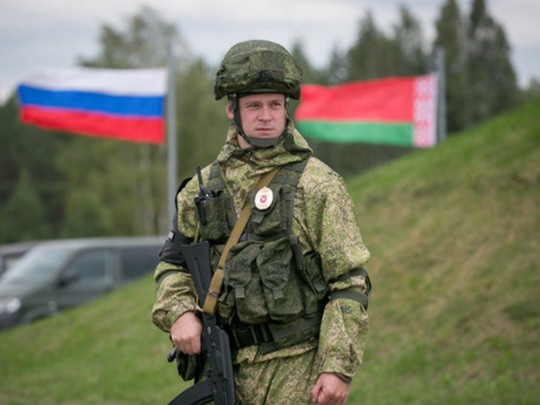 Россия перебрасывает в Беларусь десантников: к чему готовятся