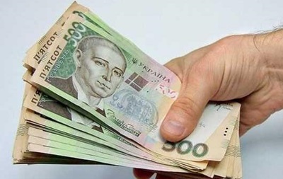 Средняя зарплата украинцев в мае снизилась