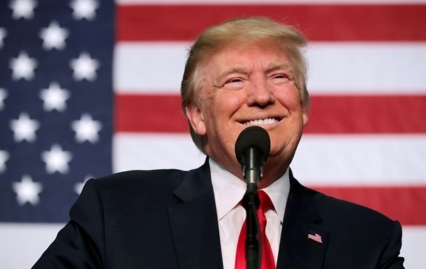 Трамп пытался скупить компромат на себя - СМИ