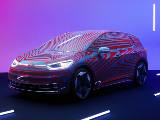 Треть первой партии электромобилей Volkswagen ID.3 раскупили всего за сутки