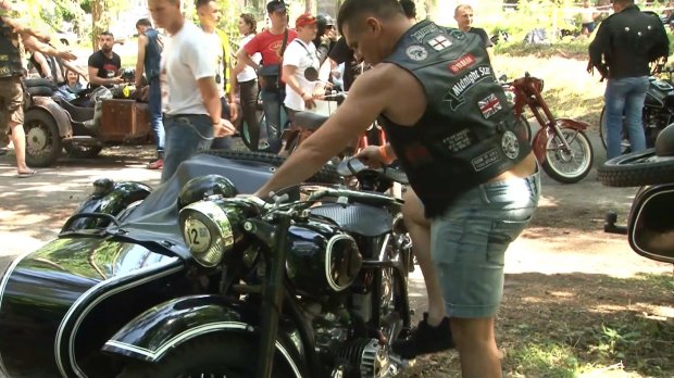 Тысячи байкеров заполонили улицы Черкасс: впечатляющие фото и видео