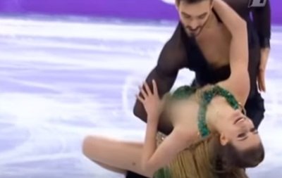 У фигуристки порвалось платье на Олимпиаде
