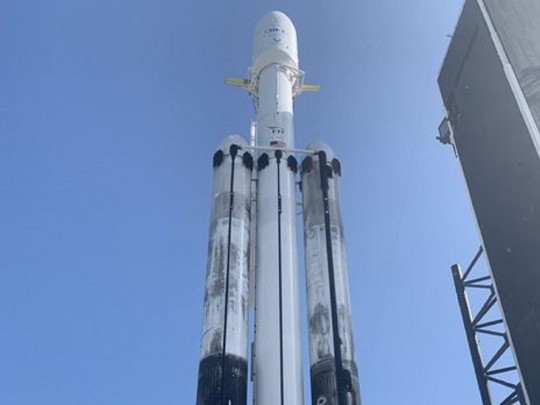 У Илона Маска произошло ЧП после запуска сверхтяжелой ракеты Falcon Heavy (видео)