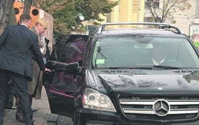 У кого больше? Украинские политики показали свои доходыСюжет