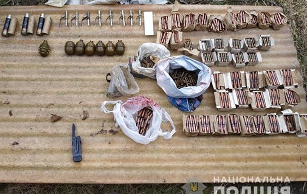 У жителя Прикарпатья изъяли арсенал оружия и боеприпасов