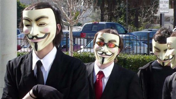 Українські Anonymous погрожують владі атаками з усього світу
