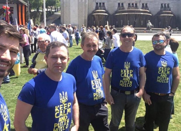 Украинская диаспора вышла на протест из-за визита Путина в Рим: фото и видео