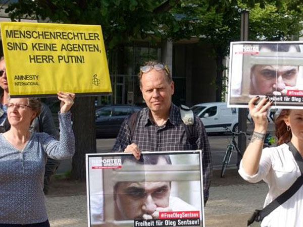 В Берлине прошла акция в поддержку Олега Сенцова