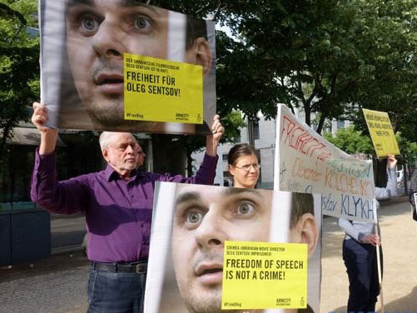 В Берлине прошла акция в поддержку Олега Сенцова